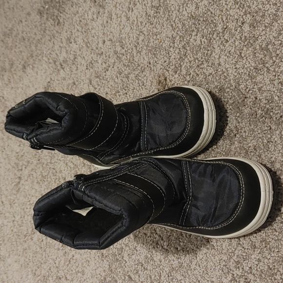 Snow boots - Picture 2 of 3